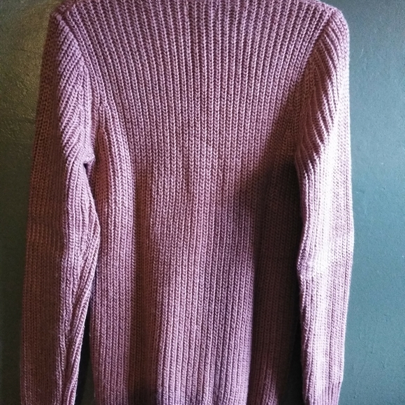 Sweaters - Picture 9 of 10